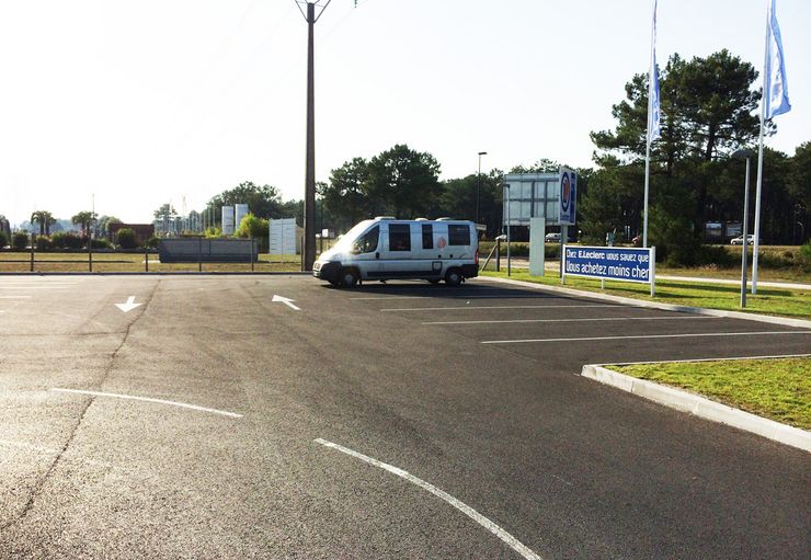 Parking Supermarché E. Leclerc (kostenlos) in