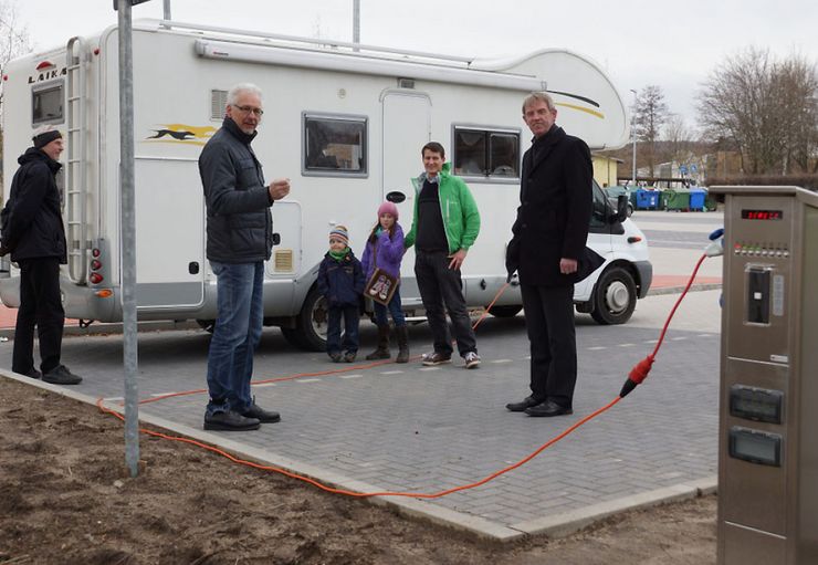 Motorhome parking at the sports halls (free) in Gehrden – promobil