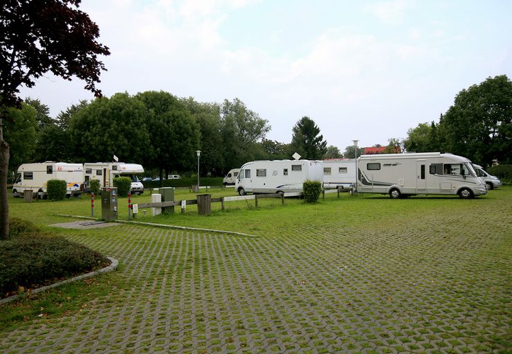 RV park at Störtebekerbad in Nordenham – promobil