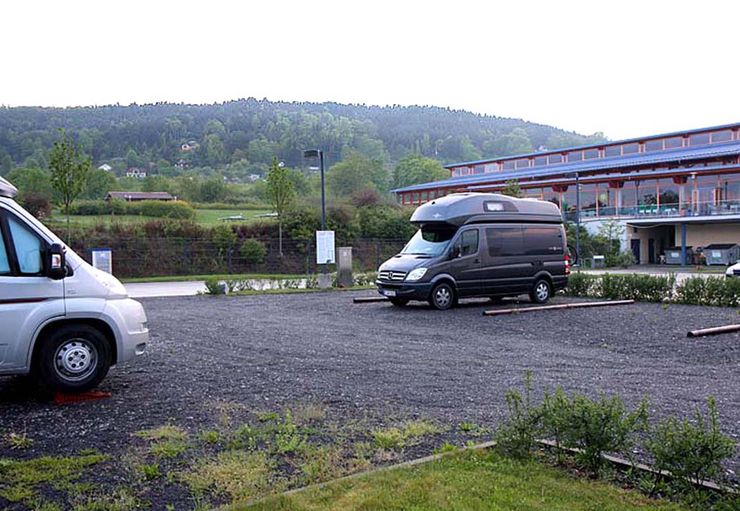 Motorhome parking at the leisure pool in Rudolstadt – promobil