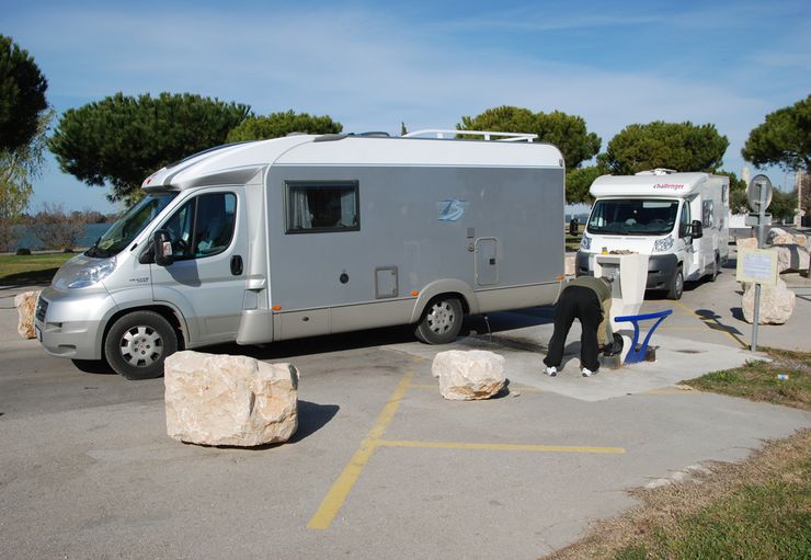 Aire Camping Car Port Saint Louis Du Rhone Aire Camping-Car Park Port-Saint-Louis-du-Rhone – PROMOBIL