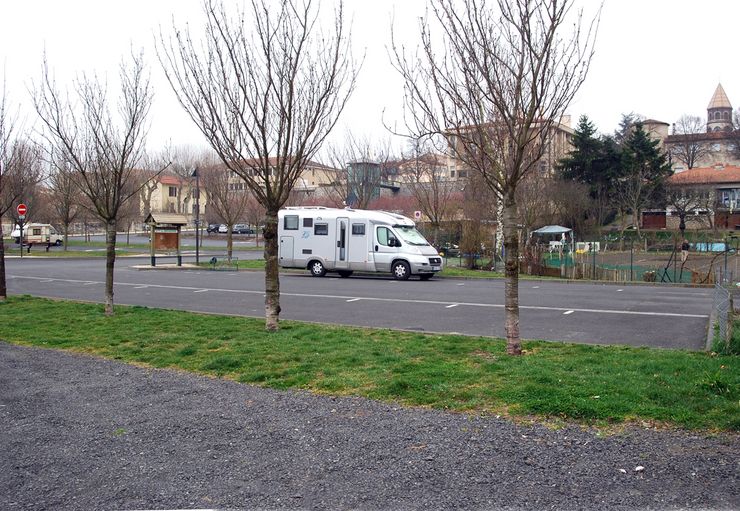 Parking des Remparts (kostenlos) in Brioude promobil