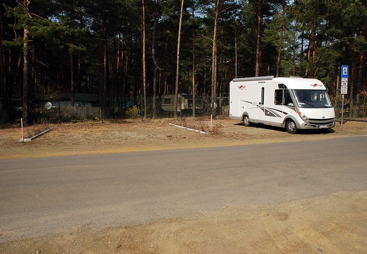 Motorhome parking at the family park in Senftenberg – promobil