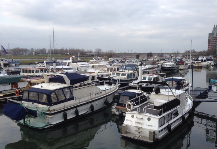 Camperplaats Helenawerf in Roermond CARAVANING