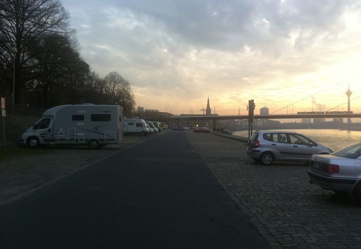 Parkplatz Rheinterrasse/­Tonhalle in Düsseldorf promobil