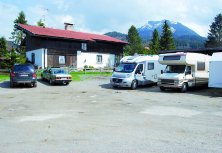 Motorhome parking at the Gasthof Sonnenkaiser in Fischbachau – promobil