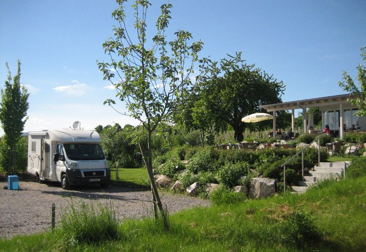 RV park at the Sonnenberghof in Ipflingen – promobil
