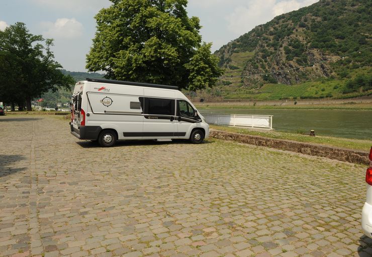Motorhome parking at the dock in Oberwesel – promobil