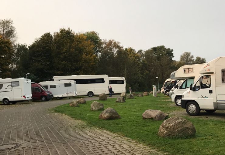 Motorhome parking on the Sülzwiesen in Lüneburg – promobil