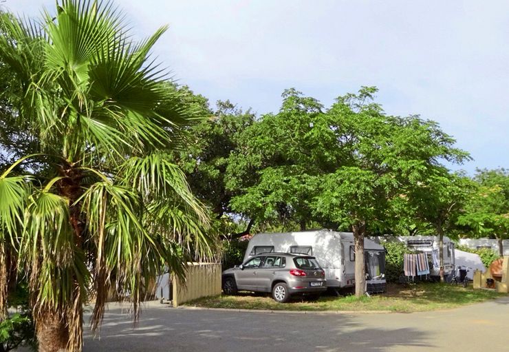 Camping au Paradis des Campeurs in Roquebrune-sur-Argens – promobil