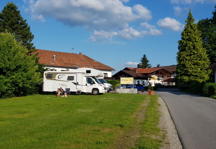 Stellplatz Hotel Rappenhof Arnbruck     CARAVANING