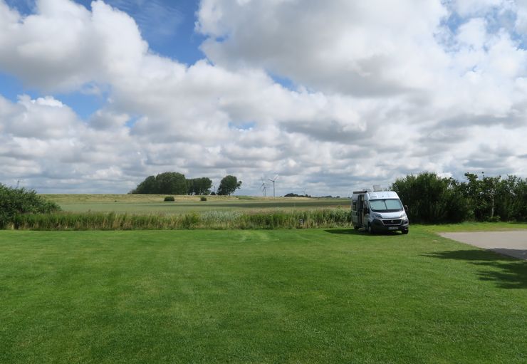 Motorhome site Golfclub Büsum in Warwerort – promobil