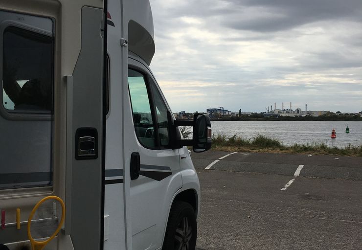 Parkplatz zur Warnow (kostenlos) in Rostock promobil