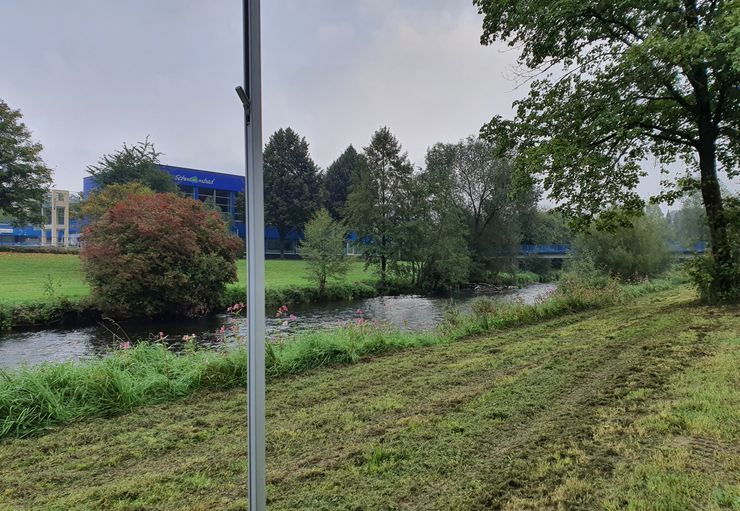 Motorhome parking at the indoor/open-air swimming pool (free) in Meschede – promobil