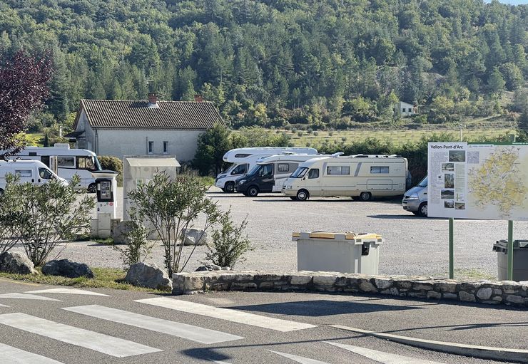Aire de Camping-cars Place in Vallon-Pont-d'Arc – promobil