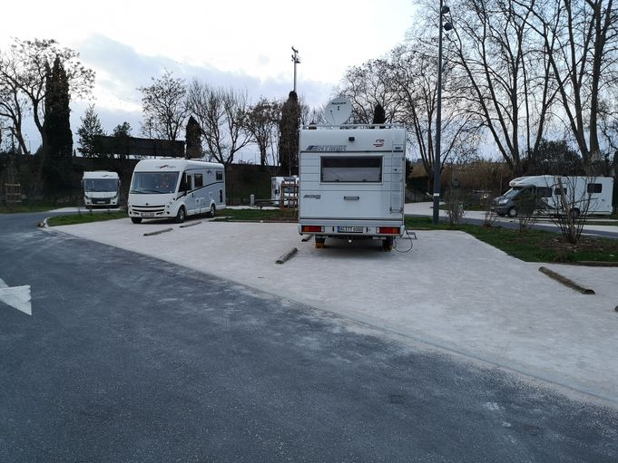 Aire de Stationnement pour Camping Cars de Sauclieres in Béziers