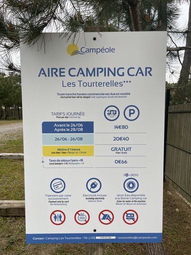 Aire Camping Car - Les Tourterelles in Vielle-Saint-Girons