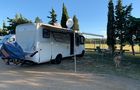 Stellplatz bei den Sportanlagen in Peyriac-de-Mer, Bild 2