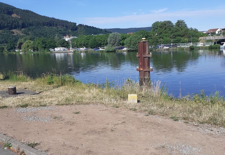 Motorhome parking at the swimming pool (free) in Miltenberg – promobil