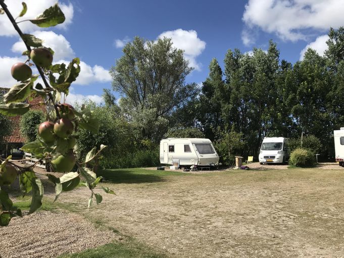 B&B Camping Der Salix in Hitzum promobil