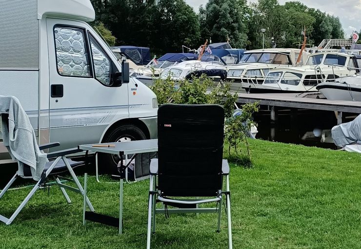 Camperpark Kuikhorne in De Westereen promobil